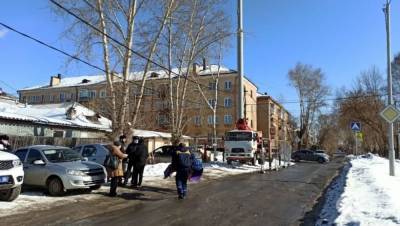 Жители Екатеринбурга, неделю выступавшие против вышки 5G, свернули акцию - znak.com - Екатеринбург