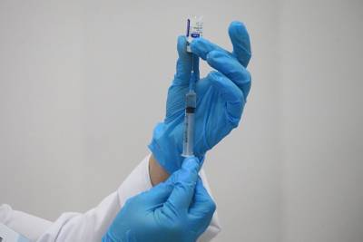 Антон Ершов - Российские ученые развенчали три мифа о вакцине против коронавируса - vm.ru