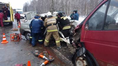 В ДТП под Череповцом погибли трое, еще девять получили травмы - newdaynews.ru - Вологодская обл. - Вологда - Череповец