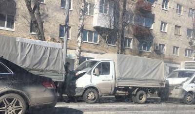 Три грузовых «ГАЗели» столкнулись 22 марта на улице Профсоюзной в Тюмени - nashgorod.ru - Тюмень