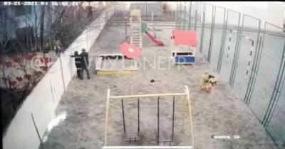 В Днепре мужчина избил 9-летнего мальчика на детской площадке (видео) - tsn.ua - Киев - Днепр