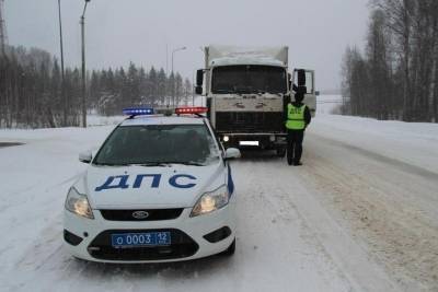 В Марий Эл по вине водителей грузовиков произошло 14 ДТП - mk.ru - респ. Марий Эл
