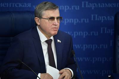 Олег Смолин - Смолин призвал поменять учебные планы в школах - pnp.ru