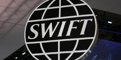 Дмитрий Песков - Кремль оценил возможность отключения России от системы SWIFT - ruposters.ru - county Swift