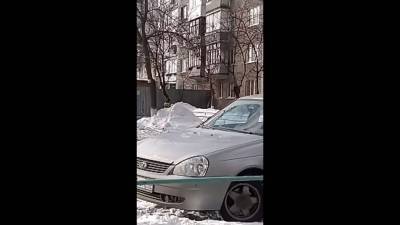 Мужчина выпал из окна многоэтажного дома в Удмуртии (ВИДЕО) - gorodglazov.com - Россия - респ. Удмуртия - Ижевск