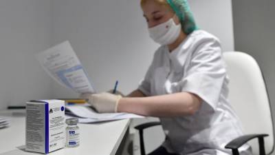 Владимир Путин - Энтони Фаучи - Главный инфекционист США оценил данные по российской вакцине - m24.ru