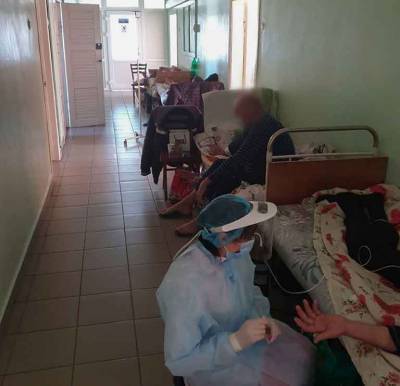 В «красных» зонах Украины заканчиваются койки: люди лежат в коридорах больниц - free-news.su - Николаев - Одесса - Харьков - Ивано-Франковск