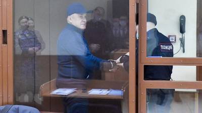 Суд приговорил экс-депутата из Дагестана к 12 годам колонии за мошенничество - iz.ru - Москва - респ. Дагестан