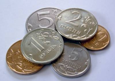 Рублю предрекли рекордный обвал в апреле - actualnews.org