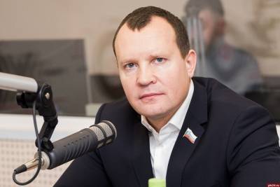 Псковский депутат призвал бороться с коррупцией «реально, а не шуточно» - mk-pskov.ru - Псков