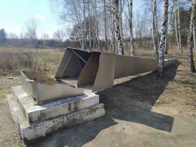 Вандалы в Молдавии уничтожили обелиск воинам Красной Армии - anna-news.info - Молдавия