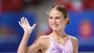 Александра Трусова - Трусова исполнила два из пяти четверных во время проката произвольной программы на тренировке ЧМ - russian.rt.com - Стокгольм