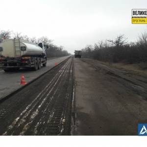 В Запорожской области возобновили ремонт трассы М-18. Фото - reporter-ua.com - Симферополь - Запорожская обл. - Харьков - Мелитополь
