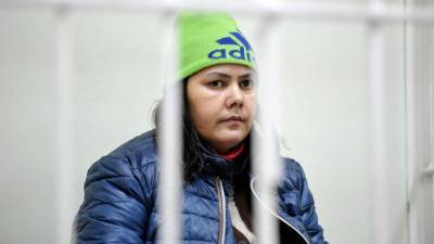 Няню, ходившую с головой ребенка по улице, вышлют из России - vesti.ru - Москва - Узбекистан