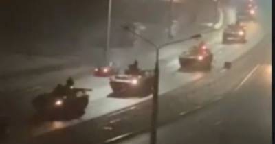 В паре километров от ЕС: в Беларуси свидетели зафиксировали проезд колонны тяжелой военной техники - tsn.ua - Москва - Литва - Минск