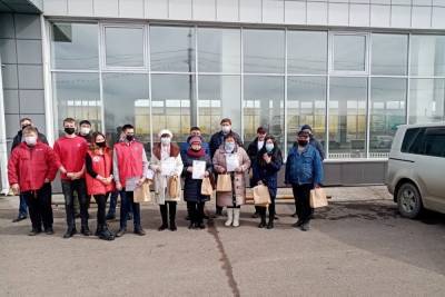 В Улан-Удэ автоволонтеров поздравили с днем таксиста - ulan.mk.ru - Улан-Удэ - респ.Бурятия
