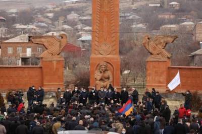 Левон Тер-Петросян - Предвыборная Армения: Много Пашиняна в холодном Арагацотне - eadaily.com