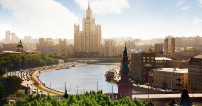 Россияне назвали наиболее привлекательные для переезда города - ren.tv - Москва - Санкт-Петербург - Сочи - Краснодар - Екатеринбург - Калининград - Казань