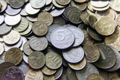 Курс рубля снижается на фоне падения рынка нефти - aif.ru