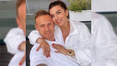Анна Седокова - Анна Седокова хочет взять фамилию своего 28-летнего мужа Яниса Тиммы - inforeactor.ru