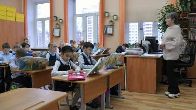 Олег Смолин - В России предложили увеличить зарплату учителей в два раза - m24.ru