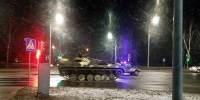 В Беларуси сняли на фото и видео, как колонна танков двигалась к границе в Гродно - ТЕЛЕГРАФ - telegraf.com.ua - Литва - Гродно