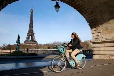 Во Франции - "Заработал" 100 тысяч: во Франции водитель российского консула торговал крадеными велосипедами - 24tv.ua
