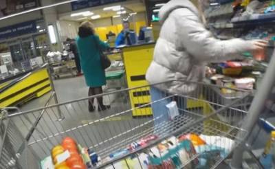 "Набрал два пакета ": в Харькове мужчина обокрал магазин и хотел застрелить охранника - kharkov.politeka.net - Москва - Харьков - Благовещенск