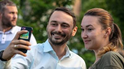 Дмитрий Гурин - «Слуга народа» предложил увольнять врачей, отказавшихся прививаться от COVID-19 - sharij.net - Киев