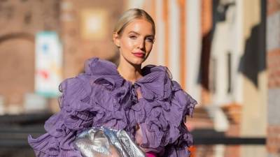 Рози Хантингтон-Уайтли - Лавандовый – самый модный цвет осени, который стилисты советуют носить уже сейчас - 24tv.ua