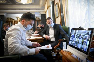 Владимир Зеленский - Владимир Путин - Шарль Мишель - Эксперт рассказал, как Зеленский «продал» украинцев западным фармкомпаниям - news-front.info - Украина - Брюссель