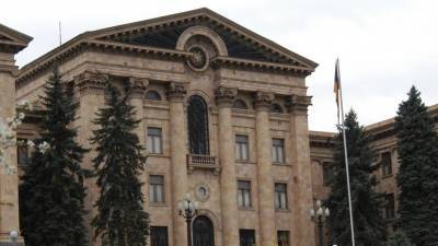Ален Симонян - Спикер парламента Армении призвал проголосовать за отмену военного положения - russian.rt.com