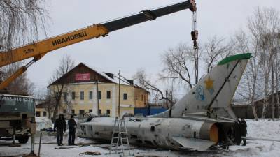 В Невьянск вернулся самолёт-памятник, незаконно переданный музею в Верхней Пышме (ФОТО) - newdaynews.ru - Невьянск