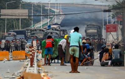 В Мьянме военные признали гибель 164 протестующих - korrespondent.net - Бирма - Таиланд - с. 1 Февраля
