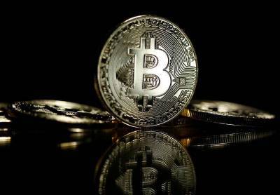 Биткоин может вырасти до $300 тыс., но потом упадет на 80-90% - smartmoney.one - Reuters