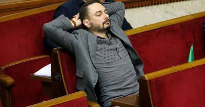 Дмитрий Гурин - Нардеп от "Слуги народа" предлагает увольнять врачей из-за отказа от вакцинации - focus.ua - Киев