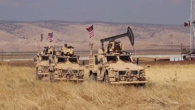 СМИ: американские военные продолжают вывозить нефть из Сирии в Ирак - news-front.info - США - Сирия - Сана - Ирак - провинция Хасеке