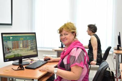 Около 4,5 тысячи пенсионеров прошли курсы цифровой грамотности в Подмосковье - vm.ru - Московская обл. - Московская область