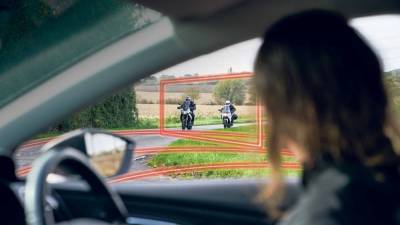 В BMW придумали простой способ сделать мотоциклы безопаснее - profile.ru