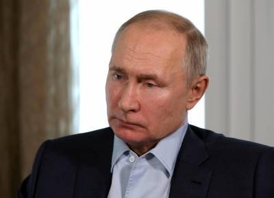 Владимир Путин - ЕС осудил указ Путина о лишении украинцев земли в Крыму - news.bigmir.net - Украина - Крым