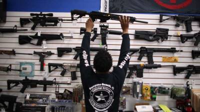Джо Байден - Байден инициировал запрет на штурмовое оружие для граждан США - lenta.ua - США - шт. Колорадо - Запрет