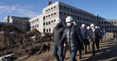 Антон Алиханов - Разногласия между субподрядчиками устранены, работы пойдут быстрее: Алиханов — о строительстве онкоцентра - klops.ru