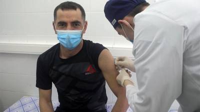 Членов семей участвующих в Параде Победы военных ЗВО привили от COVID-19 - iz.ru - Москва - Московская обл. - Нижегородская обл.