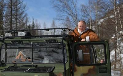 Сергей Шойгу - Владимир Путин - Джо Байден - Британцев восхитил отдых Путина в тайге и разочаровал Байден - gazeta.a42.ru - Англия