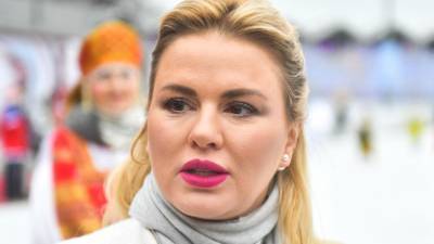 Анна Семенович - Анна Семенович из темноты пожаловалась на отравление - runews24.ru - Стамбул