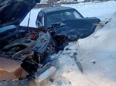 В Печоре во время столкновения автомобилей пострадали пять человек, трое из них - дети - komiinform.ru - респ. Коми
