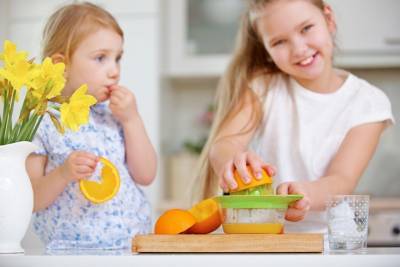 Елена Кац - Врач призвала родителей включать в рацион ребенка больше овощей и фруктов весной - vm.ru - Москва