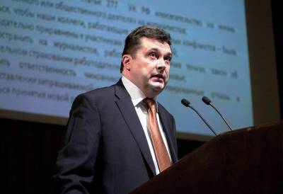 Владимир Соловьев - Ксения Собчак - Виктор Мохов - Никакой рекламы злу: председатель Союза журналистов РФ предлагает запретить популяризацию маньяков – Учительская газета - ug.ru