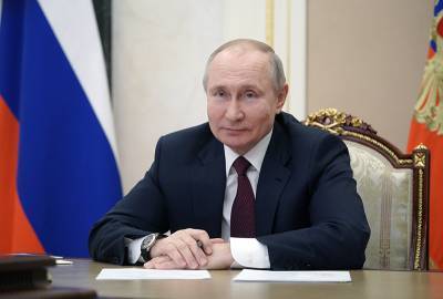 Владимир Путин - Ирина Ярцева - Иммунолог посоветовала Путину поменьше работать после прививки - tvc.ru - Москва