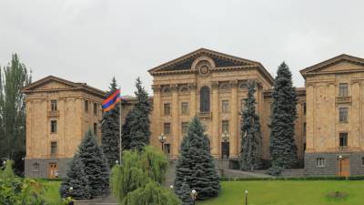 Военное положение в Армении отменено по решению парламента - polit.info - Армения - Парламент